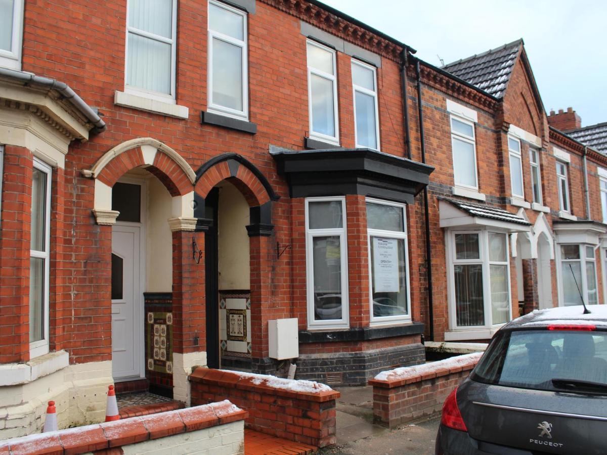 Townhouse Plus @ 282 Walthall Street Crewe Exteriér fotografie